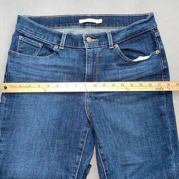Levis Classic Capris Womens Size 8 W29 Blue Denim Cropped Pants Jeans - Picture 5 of 13